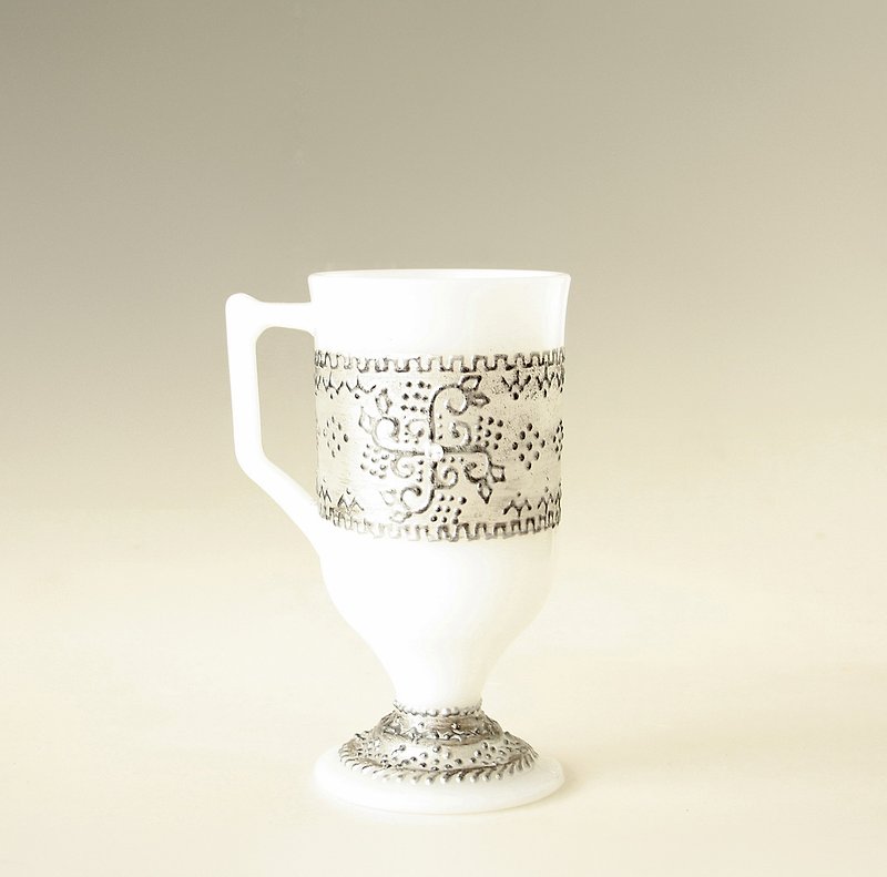 Milk Glass Mug  Ancient Folklore Swastika Design Retro Silver Hand-painted - 咖啡壺/咖啡周邊 - 玻璃 銀色
