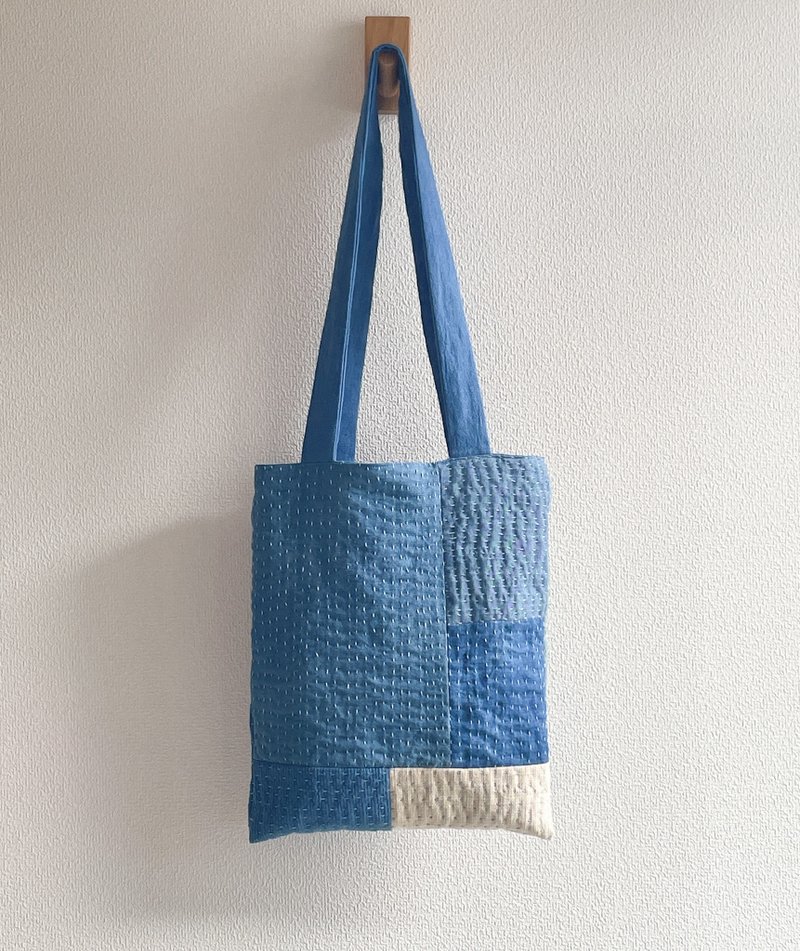 日本製 藍染 刺子 Japanblue sashiko   Patchwork Tote BAG 柔らかリネンのトートバッグ　アップサイクル　aizome - 手提包/手提袋 - 棉．麻 藍色