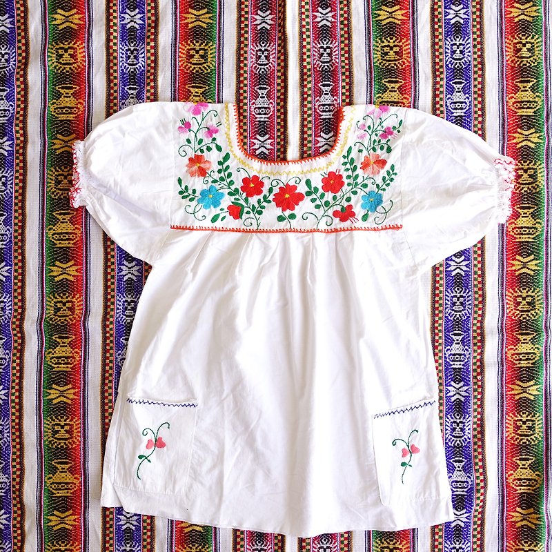 BajuTua / ancient / Mexican orange flowers pure embroidered shirt - Women's Tops - Cotton & Hemp White