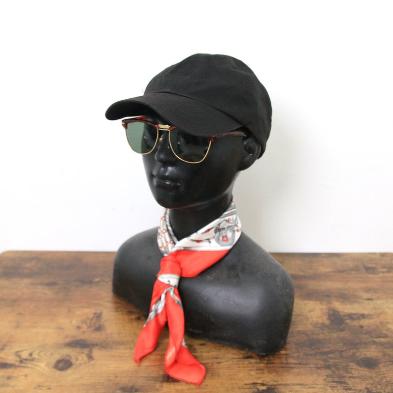 Back to Green:: 經典品牌帽款 Columbia 黑刺繡 vintage cap - 帽子 - 棉．麻 