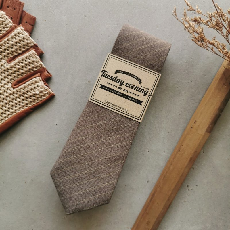 Necktie Light Brown with Gold Stripe - เนคไท/ที่หนีบเนคไท - ผ้าฝ้าย/ผ้าลินิน สีนำ้ตาล