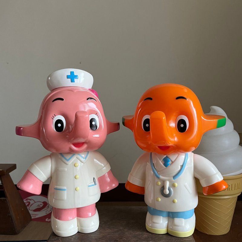 Out-of-print 2000s Sato Sho doctor & nurse piggy bank - ตุ๊กตา - พลาสติก หลากหลายสี