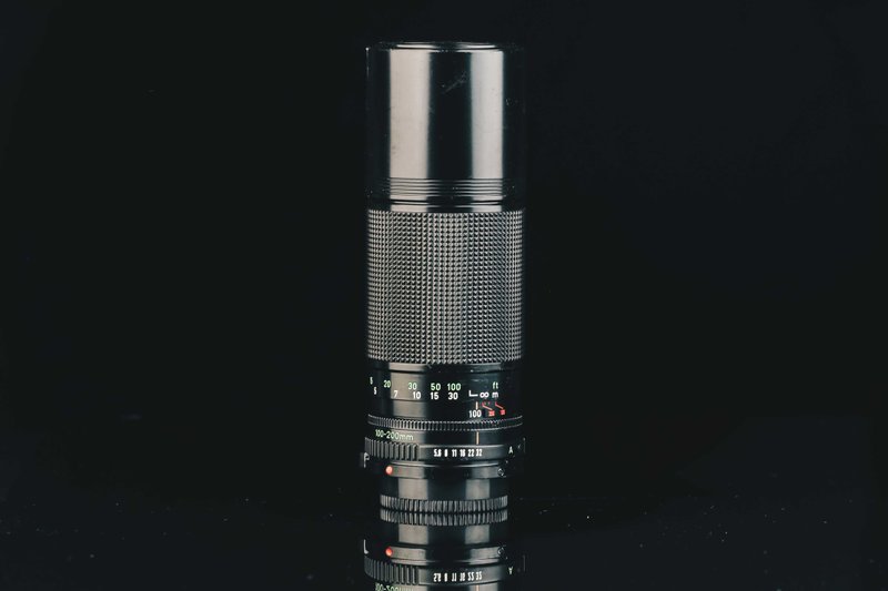 Canon LENS FD 100-200mm F=5.6 #8538 - カメラ・チェキ - 金属 ブラック