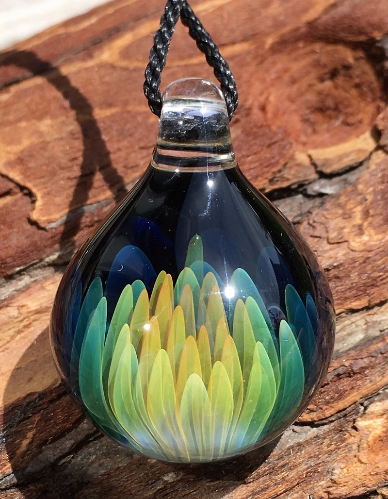 boroccus  The solid design  Tear-shaped  Refractory glass pendant. - Necklaces - Glass Multicolor