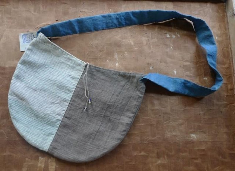 Hand-woven hemp round shoulder bag - กระเป๋าแมสเซนเจอร์ - ผ้าฝ้าย/ผ้าลินิน สีน้ำเงิน