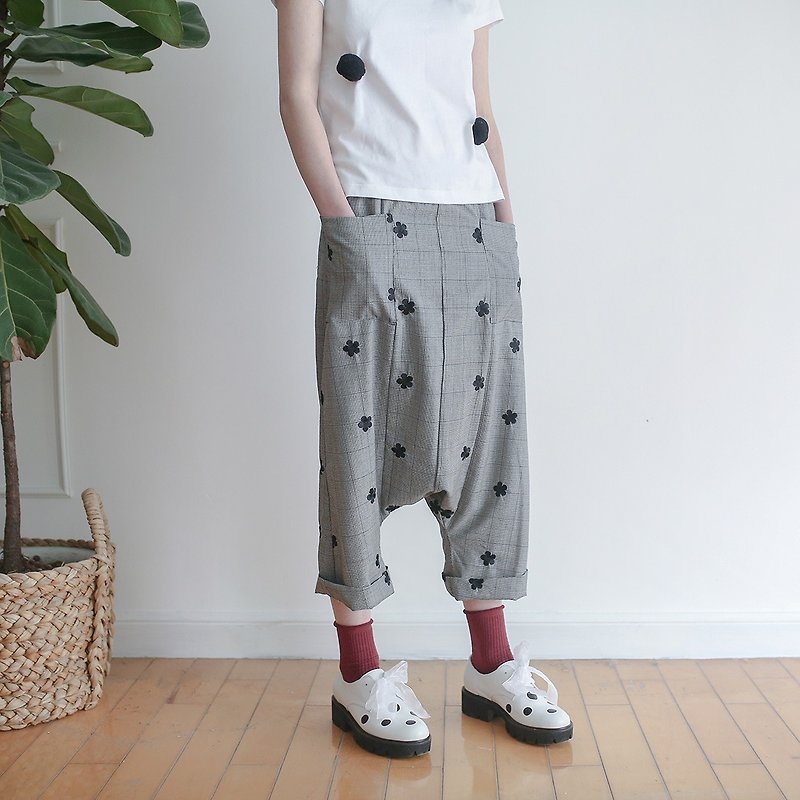 Embroidered houndstooth gray pantyhose crotch pants low Lun pants - imakokoni - Women's Pants - Cotton & Hemp Gray