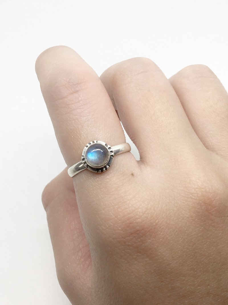 拉長石925純銀異國風格戒指 尼泊爾手工鑲嵌製作 - 戒指 - 寶石 藍色