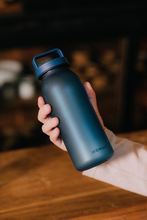 WEMUG ウォーターボトル 620ml 水筒 (超軽量・シリコンなしで高密閉)