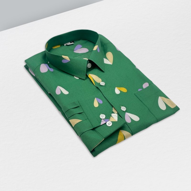 Heart-Shaped Grass Green Shirt - A refreshing and bright grass green base color that showcases a natural and relaxed styling attitude. - เสื้อเชิ้ตผู้ชาย - ผ้าฝ้าย/ผ้าลินิน สีเขียว