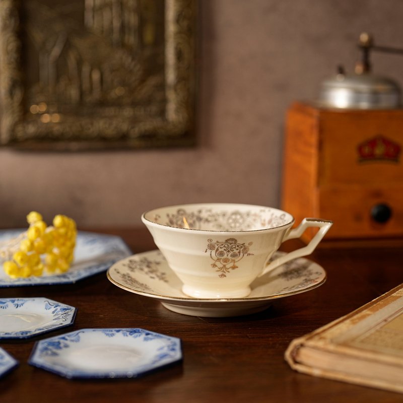 Vintage Dutch teacup and saucer made by Mosa - Teapots & Teacups - Porcelain Gold