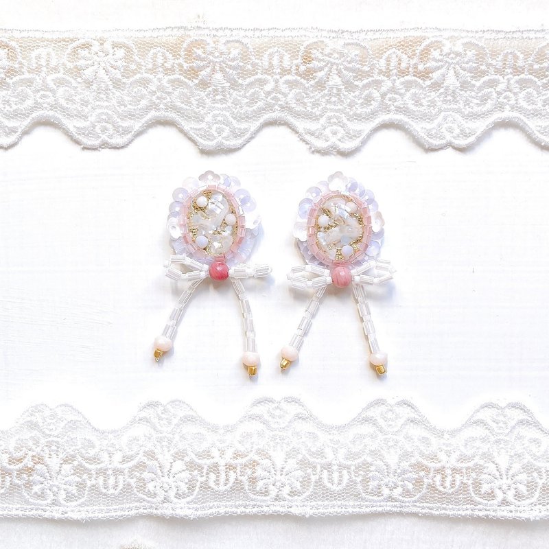 cloudy bijou earrings - ต่างหู - แก้ว ขาว