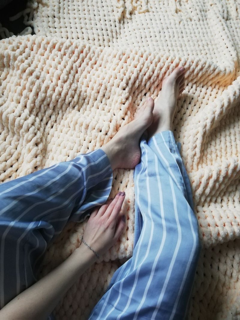 Gift for mom afghan crochet toddler blanket fluffy touch blanket robe for birth - 棉被/毛毯 - 聚酯纖維 多色