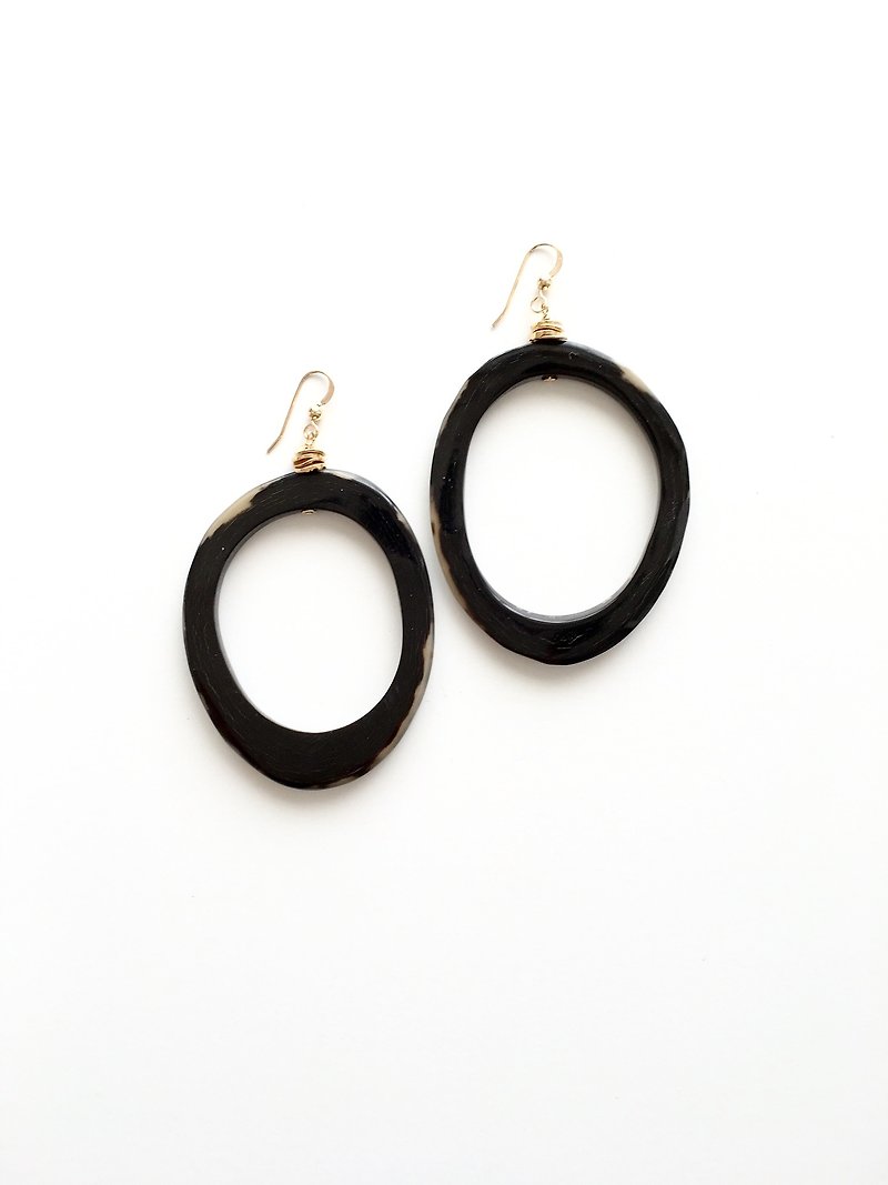 14kgf earrings cow horn hoop »Black« - Earrings & Clip-ons - Other Materials Black