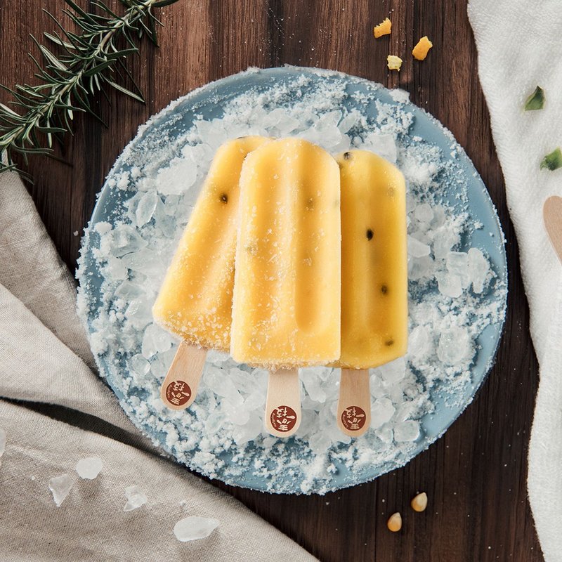 Passion fruit popsicles / 6 sticks per group - Ice Cream & Popsicles - Other Materials Orange