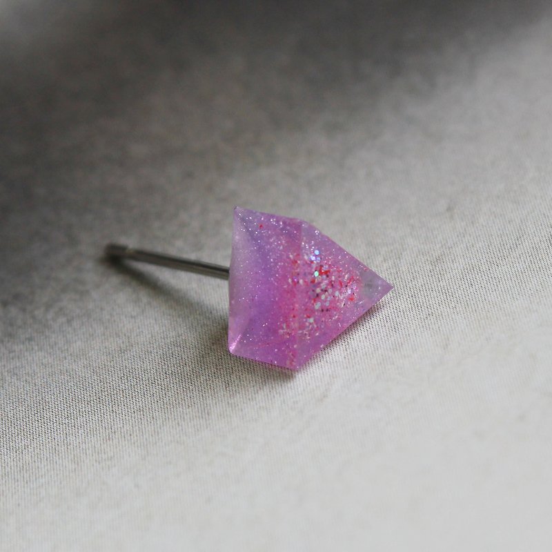 Triangle Earrings ▽ 121 / Lullaby ▽ Single Stud  /  transparent resin / glitter - Earrings & Clip-ons - Plastic Pink