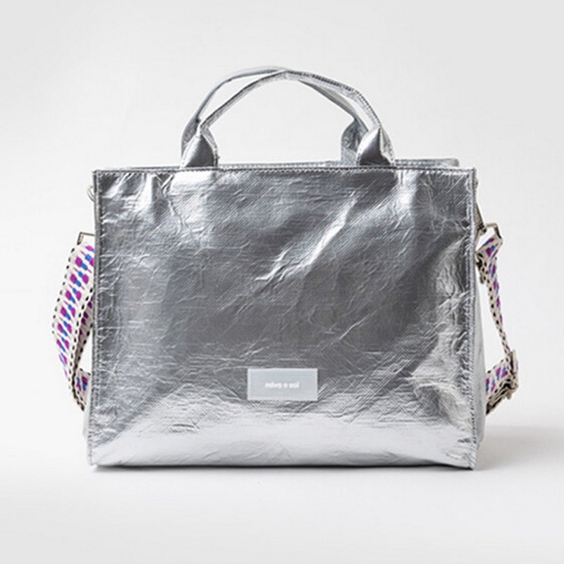 Korean wrinkled dual-purpose zipper square bag-Bingxin Silver environmentally friendly DuPont paper material portable shoulder crossbody - กระเป๋าแมสเซนเจอร์ - กระดาษ สีเงิน