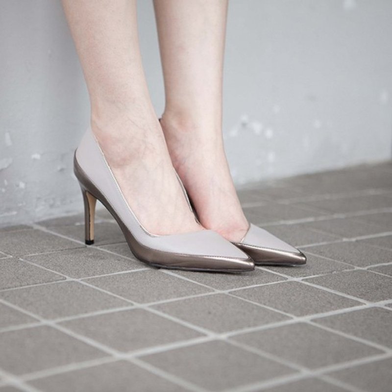 [Show products clear] bottom edge arc design pointed leather stiletto ash - รองเท้าส้นสูง - หนังแท้ สีเงิน