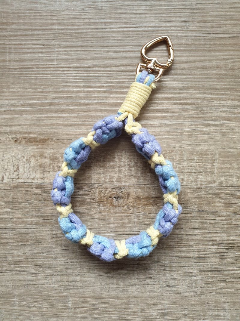 Faith Handmade | Macrame 小花手機腕帶 相機腕帶 客製化 禮物 - 手機掛繩/背帶 - 棉．麻 