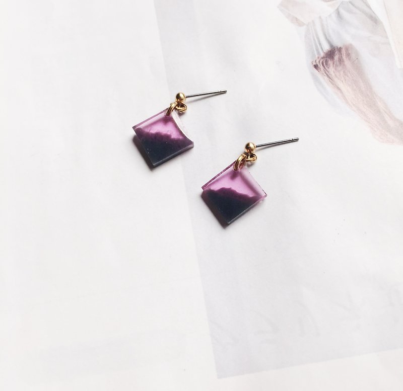 La Don - Small Square Dark Pink Ear Pins / Ear Clips - Earrings & Clip-ons - Acrylic Gray