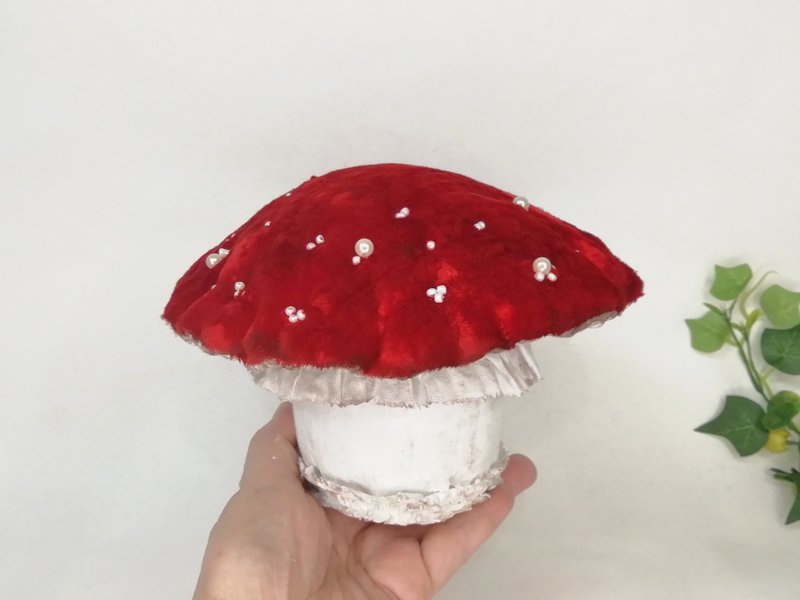 野菇擺飾 Red mushroom, Alice in Wonderland decor, hidden storage, pin cushion - 居家收納/收納盒/儲物盒 - 其他材質 紅色