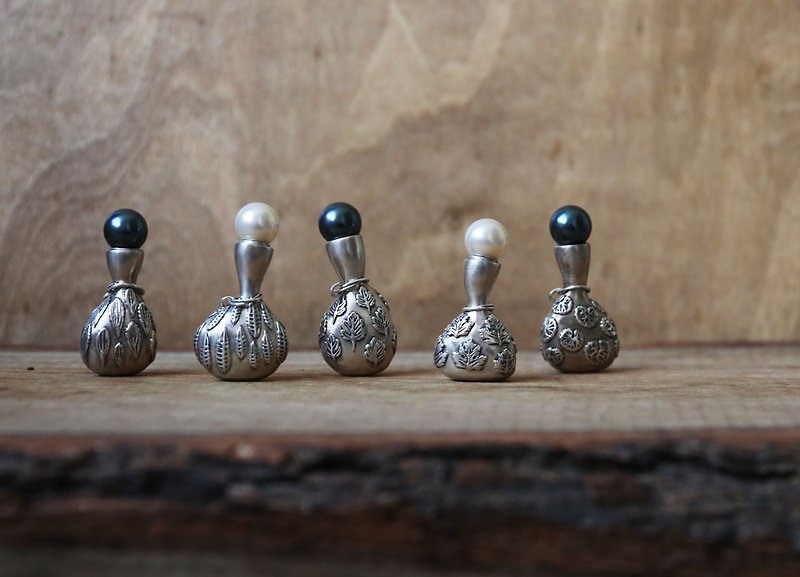 Sterling silver embossed pearl vanilla essential oil bottle - Necklaces - Sterling Silver Silver