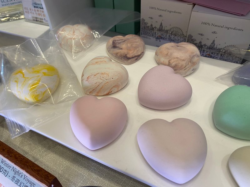 Cute heart-shaped diffuser Stone(with optional fragrance/natural essential oil) - Fragrances - Glass Multicolor