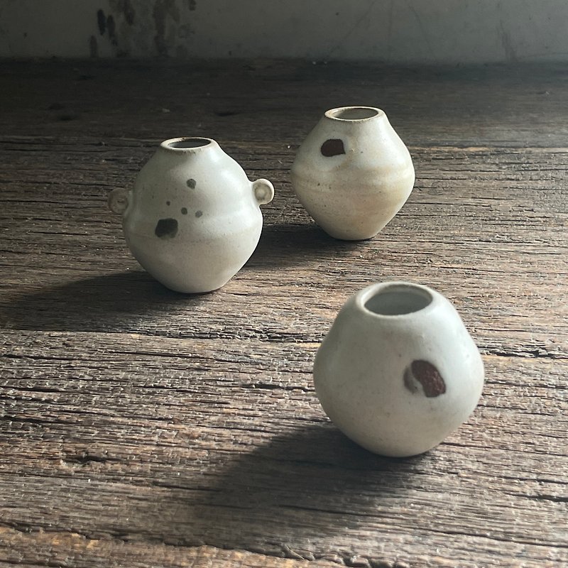 a flower utensil - Cups - Pottery White