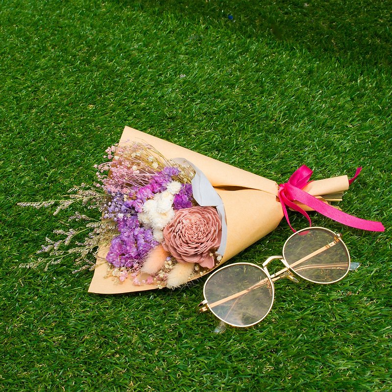 [Purple to the future] dry bouquet / dry flower / purple pink / graduation bouquet / Valentine's Day / birthday gift - ช่อดอกไม้แห้ง - พืช/ดอกไม้ สีม่วง