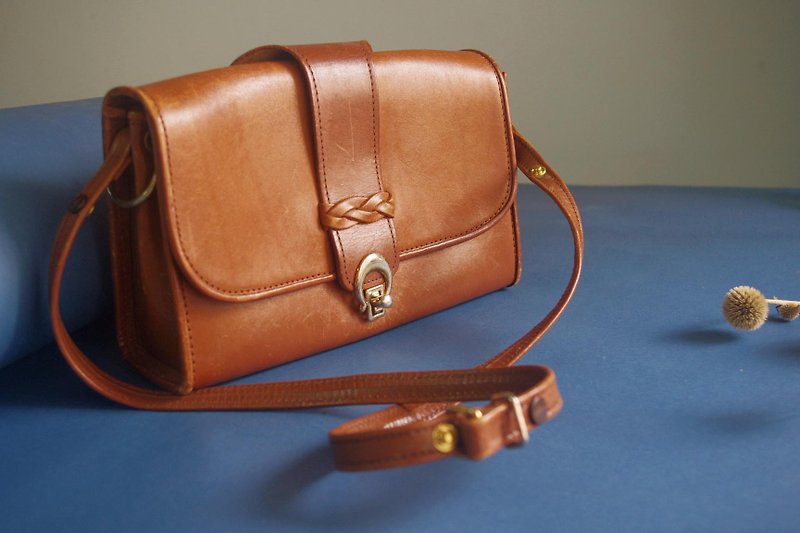 European antique bag - saddle leather temperament simple generous package - กระเป๋าแมสเซนเจอร์ - หนังแท้ สีนำ้ตาล