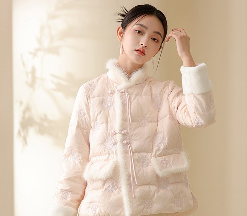 中國風 立領刺繡茶服 白鴨絨保暖羽絨服 - 女上衣/長袖上衣 - 其他材質 粉紅色