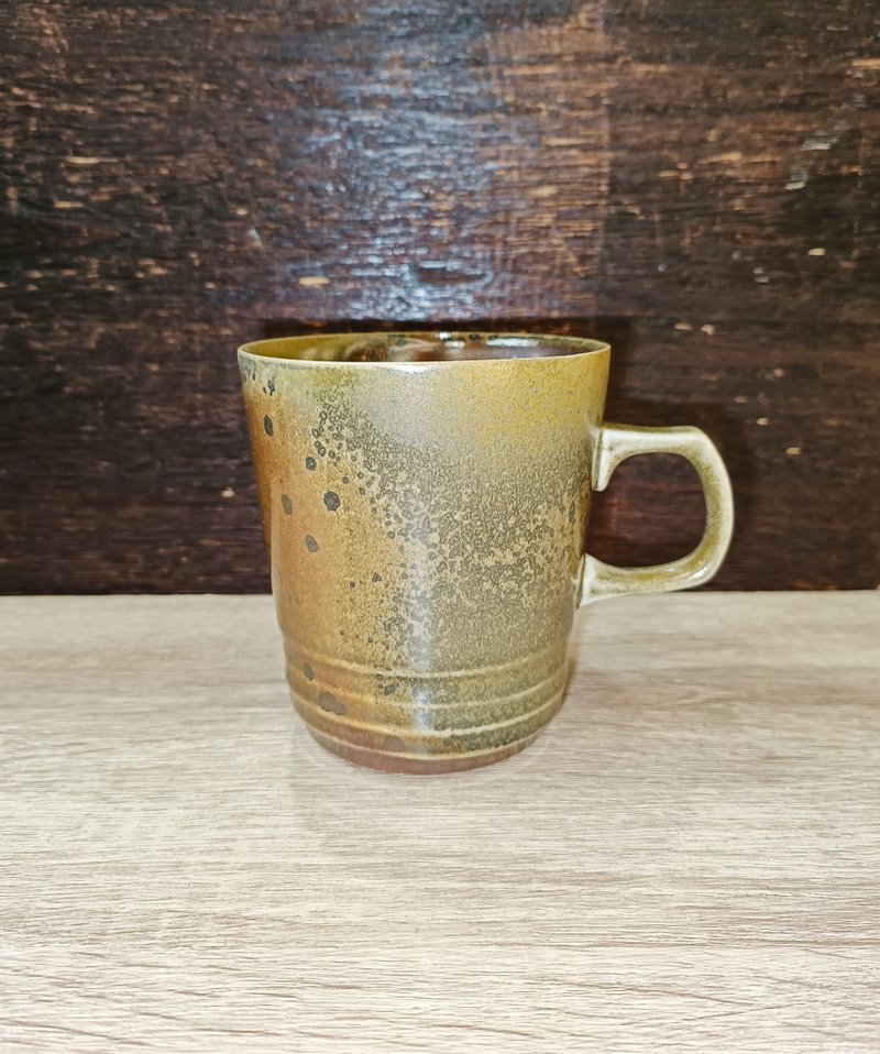柴燒無釉馬克杯-鶯歌陶藝家李玟叡 - 咖啡杯/馬克杯 - 陶 