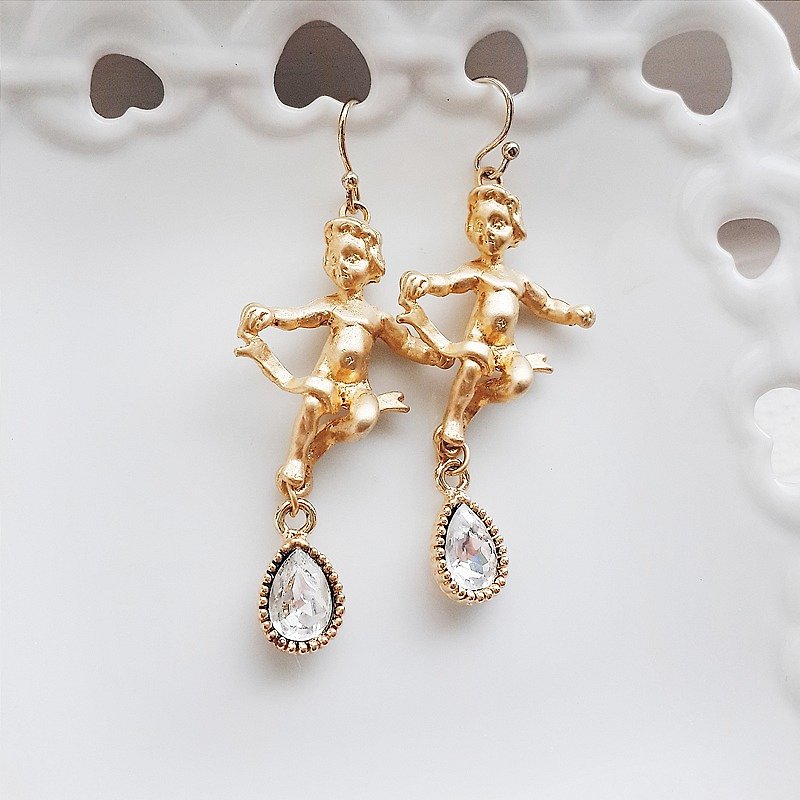 Earrings three-dimensional water drop little angel matte gold (can be changed to clip-on type) - ต่างหู - วัสดุอื่นๆ สีทอง