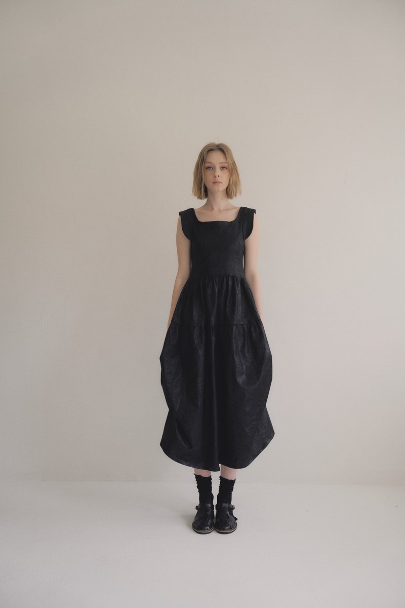 floral silhouette black dress 花苞廓形光澤感洋裝 - 洋裝/連身裙 - 棉．麻 黑色