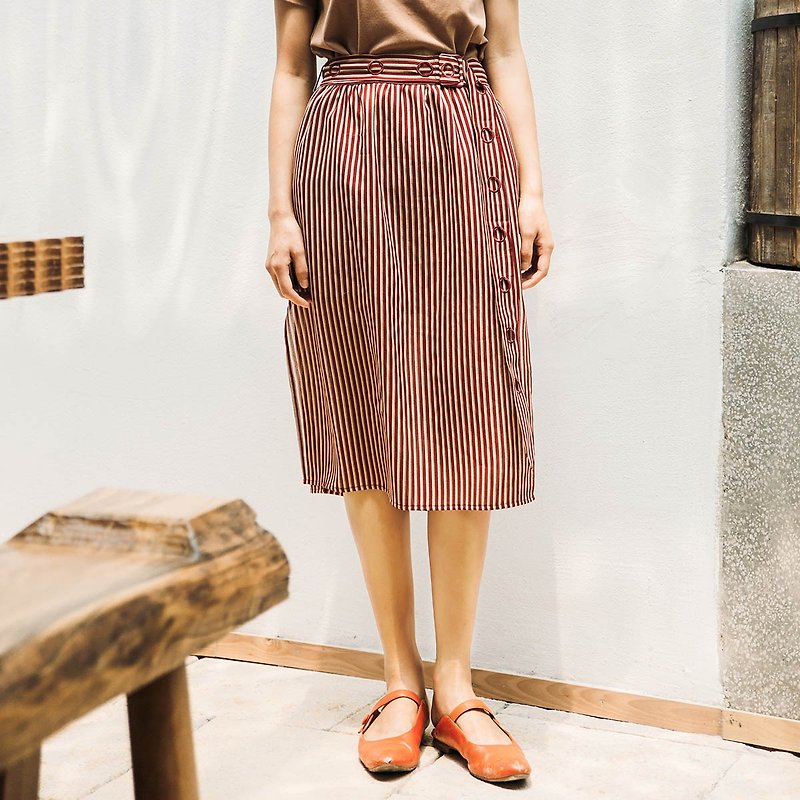 Annie Chen 2018 summer new lady embroidered belt striped skirt - Skirts - Polyester Red