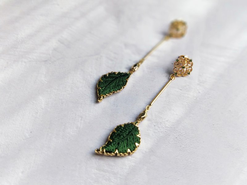 訂做 金甜葉 刺繡耳環 - 耳環/耳夾/耳骨夾 - 繡線 綠色