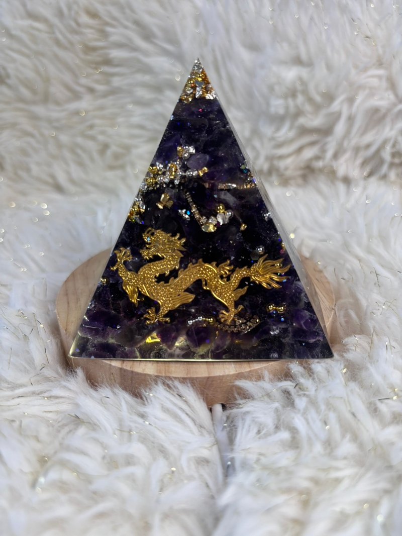 (桌邊守護款) 限量紫耀金龍-紫水晶奧剛能量金字塔 - 擺飾/家飾品 - 水晶 紫色