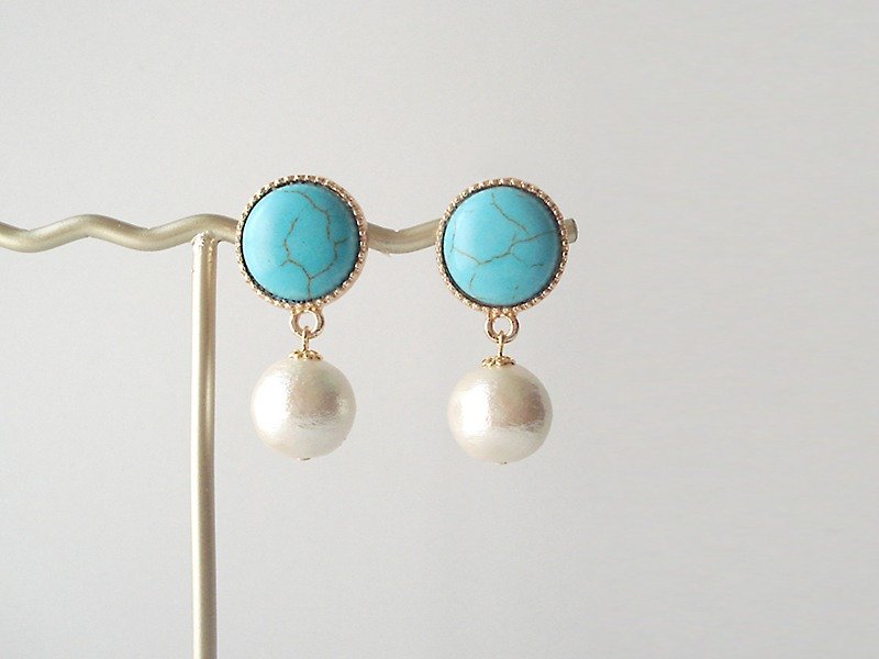 Stabilized turquoise cabochon and cotton pearl, clip on earrings 夾式 - Earrings & Clip-ons - Stone Blue