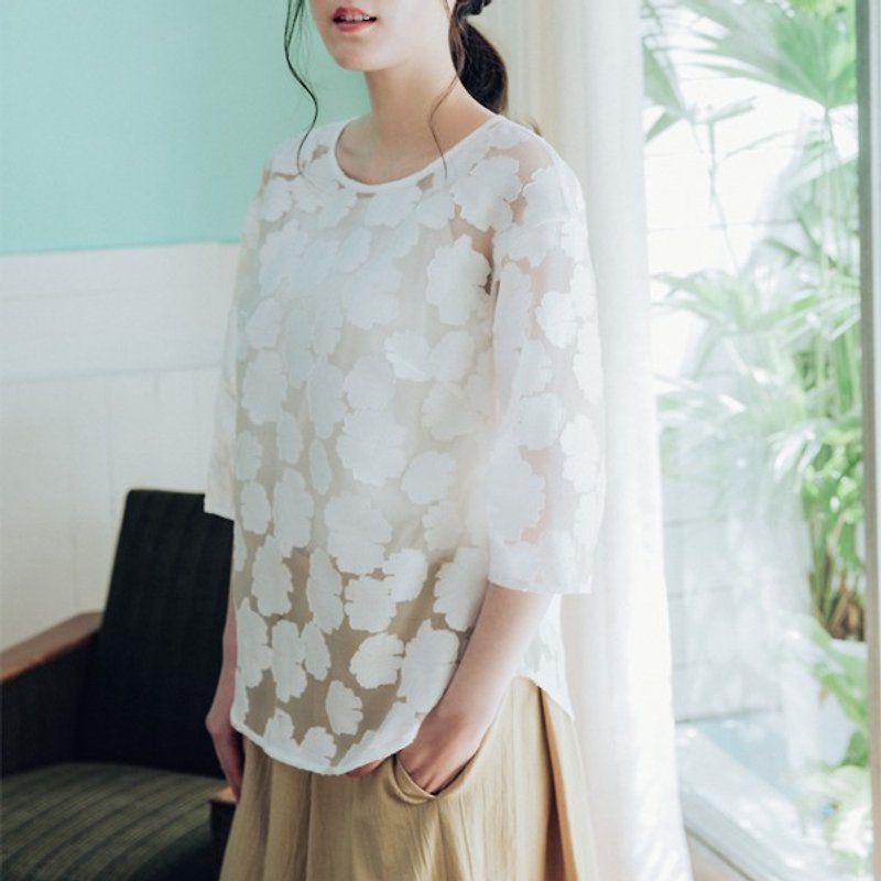 Water jasmine twilight flower air permeable coat - Women's Tops - Polyester White