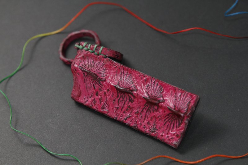 鱘龍魚皮掛飾 -- 投桃報李 - 鑰匙圈/鑰匙包 - 真皮 紅色