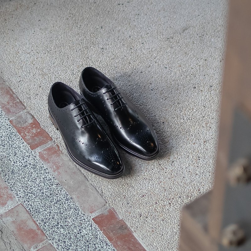 [Refurbished] [Zero Size Clearance] One-piece Carved Oxford Leather Shoes_Pearl Black 37-44 - รองเท้าหนังผู้ชาย - หนังแท้ สีดำ