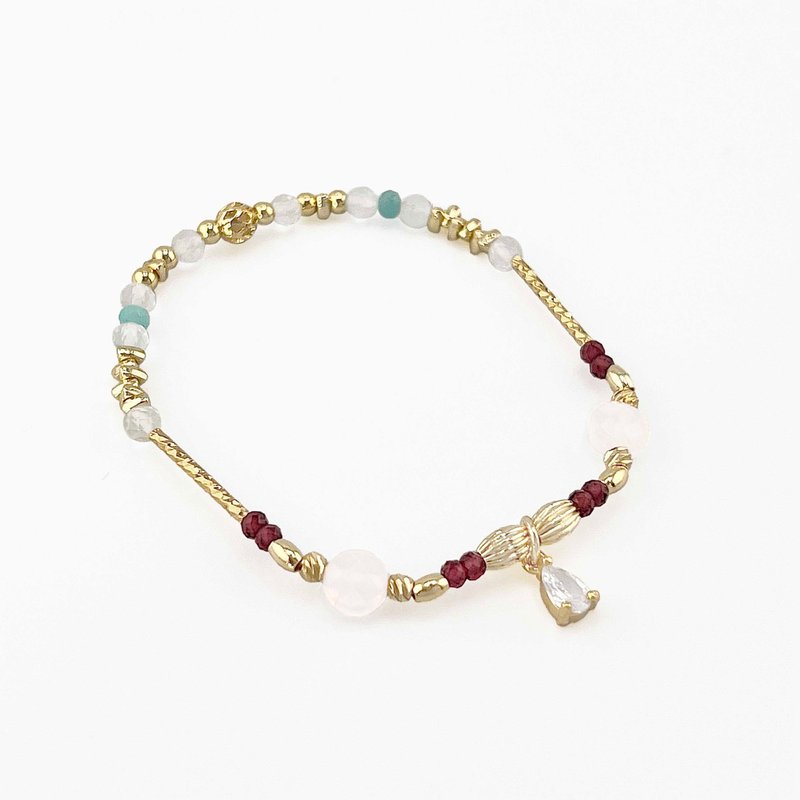 [Belle Bey Garden Series] Rose Stone Garnet Stone White Crystal - สร้อยข้อมือ - คริสตัล สึชมพู