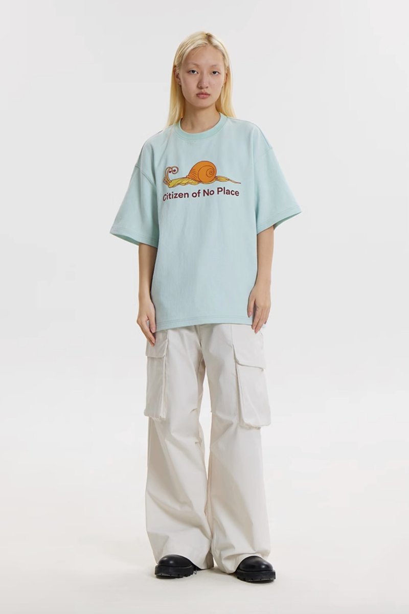 Snail T-shirt 無歸屬蝸牛T恤 手感硅膠設計 無性別穿搭 - 帽T/大學T - 棉．麻 綠色