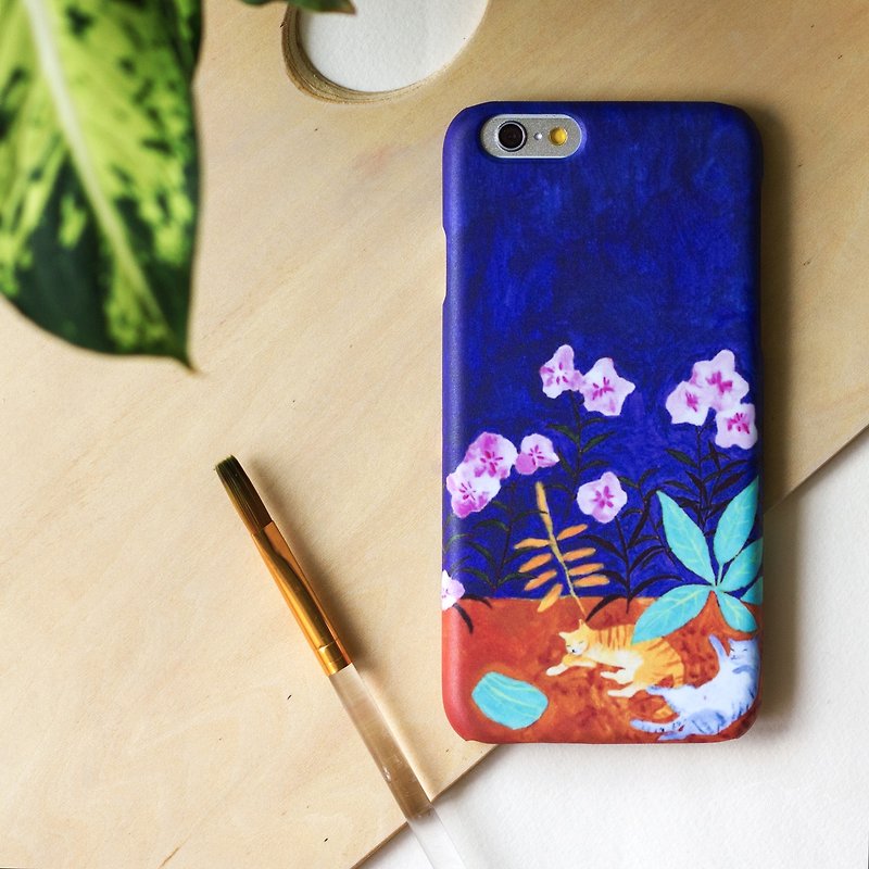 The two cats are playing under the tree(Blue). Matte Case (iPhone, HTC, Samsung, Sony) - เคส/ซองมือถือ - พลาสติก สีน้ำเงิน