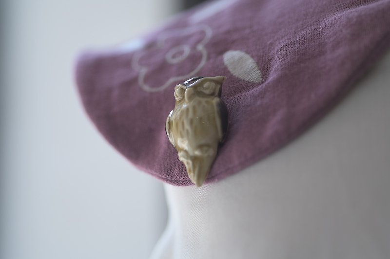 Porcelain Brooch Owl Brooch - เข็มกลัด - เครื่องลายคราม 