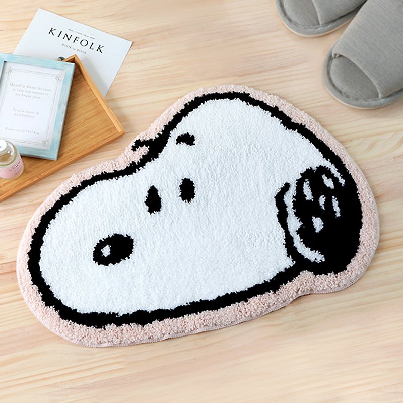 Peanuts Snoopy foot mat-Snoopy shape absorbent foot mat anti-slip flocked foot mat machine washable - Rugs & Floor Mats - Polyester Multicolor