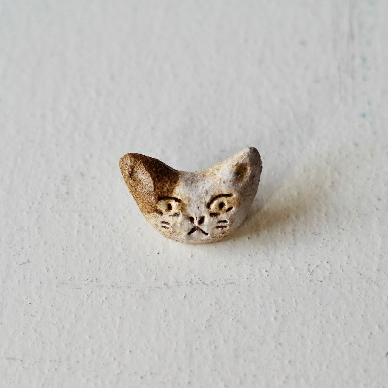 Crescent moon Cat pin - เข็มกลัด - ดินเผา สีน้ำเงิน