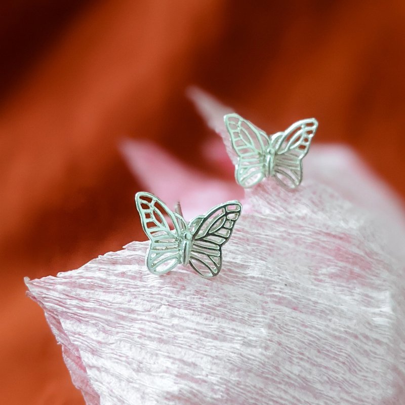 Earrings Simulated Butterfly Shape Silver Filigree AG999 | Jewelry Art Studio - ต่างหู - เงิน สีเงิน