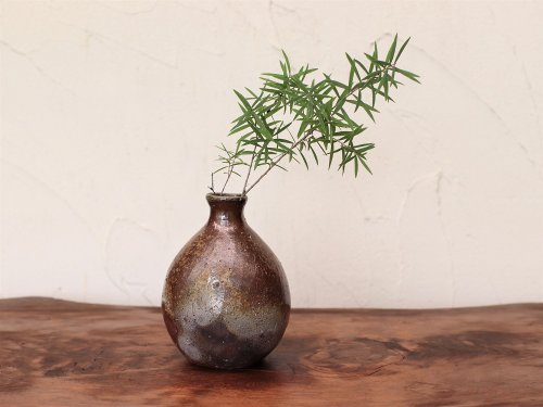 花瓶 花入 備前焼 備前焼 花入 h2-114 | iichi 日々の暮らしを心地よくする