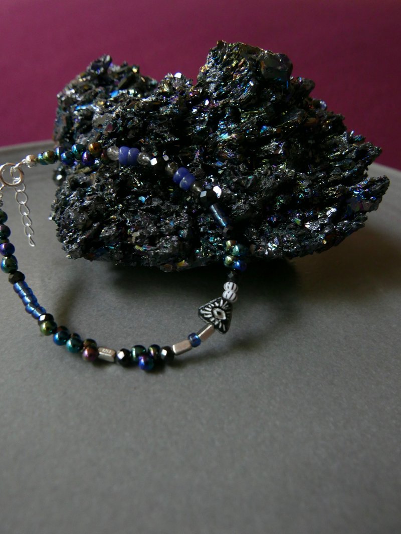 Beaded bracelet/black spinel/blue point Stone - สร้อยข้อมือ - แก้ว หลากหลายสี