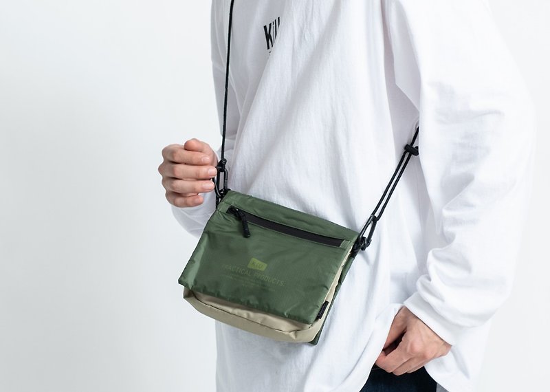 【熱門預購】KIU 雙層萬用隨身小包 側背包(5款)K157 - 側背包/斜背包 - 其他材質 多色
